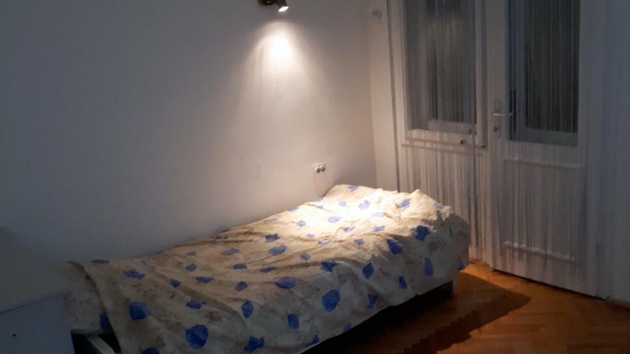 Edelweiss Hostel Штип Екстер'єр фото